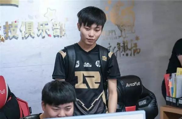 第一位接受 第一位接受