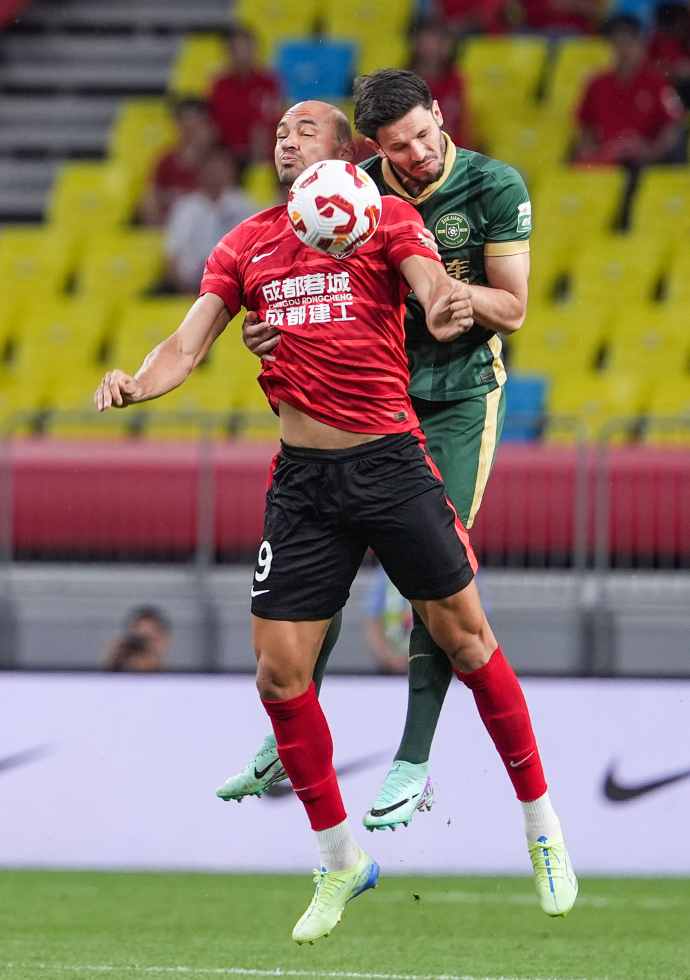 巨额的薪资 巨额的薪资