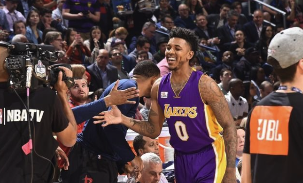 筐投与背转 筐投与背转