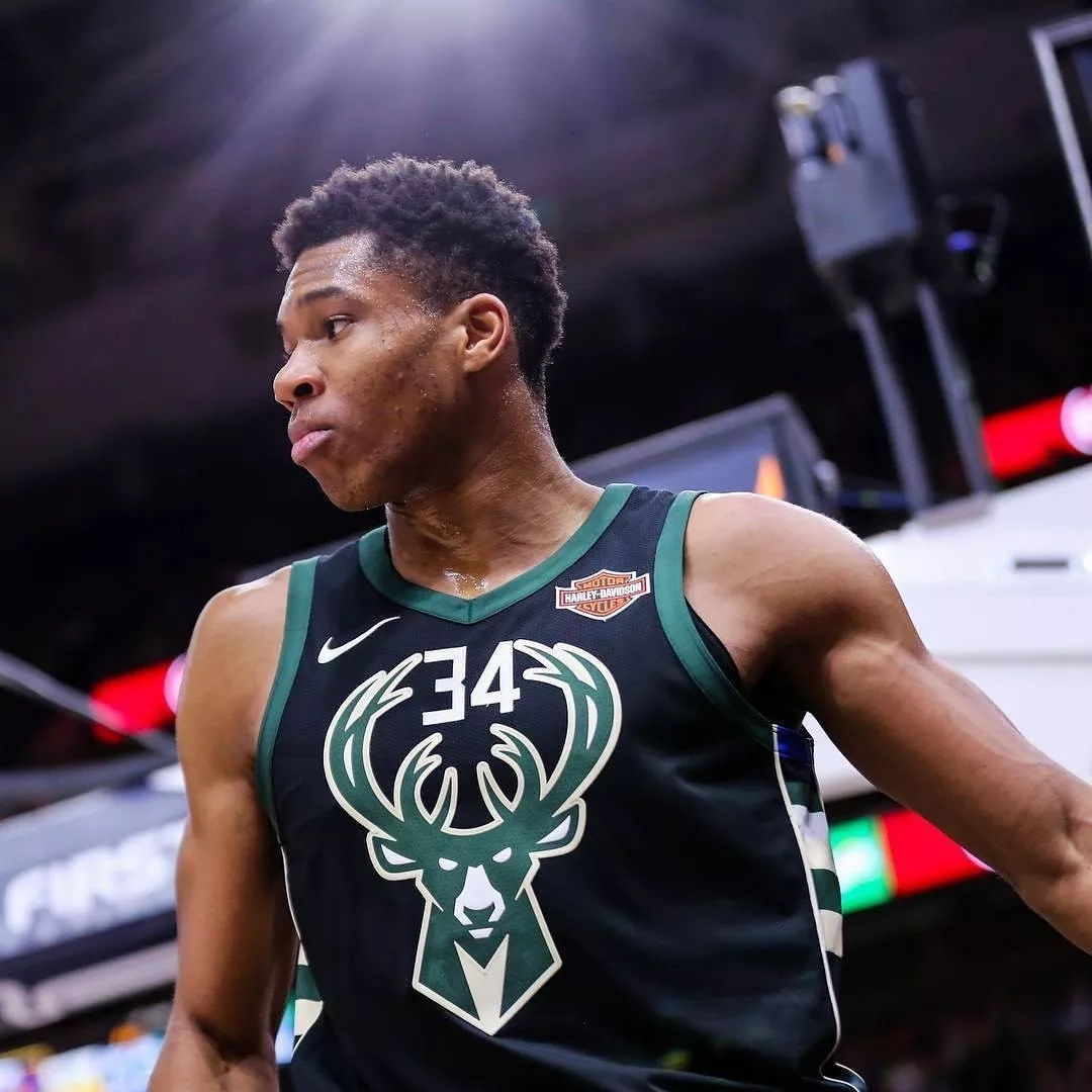 恩比德在弧 恩比德在弧